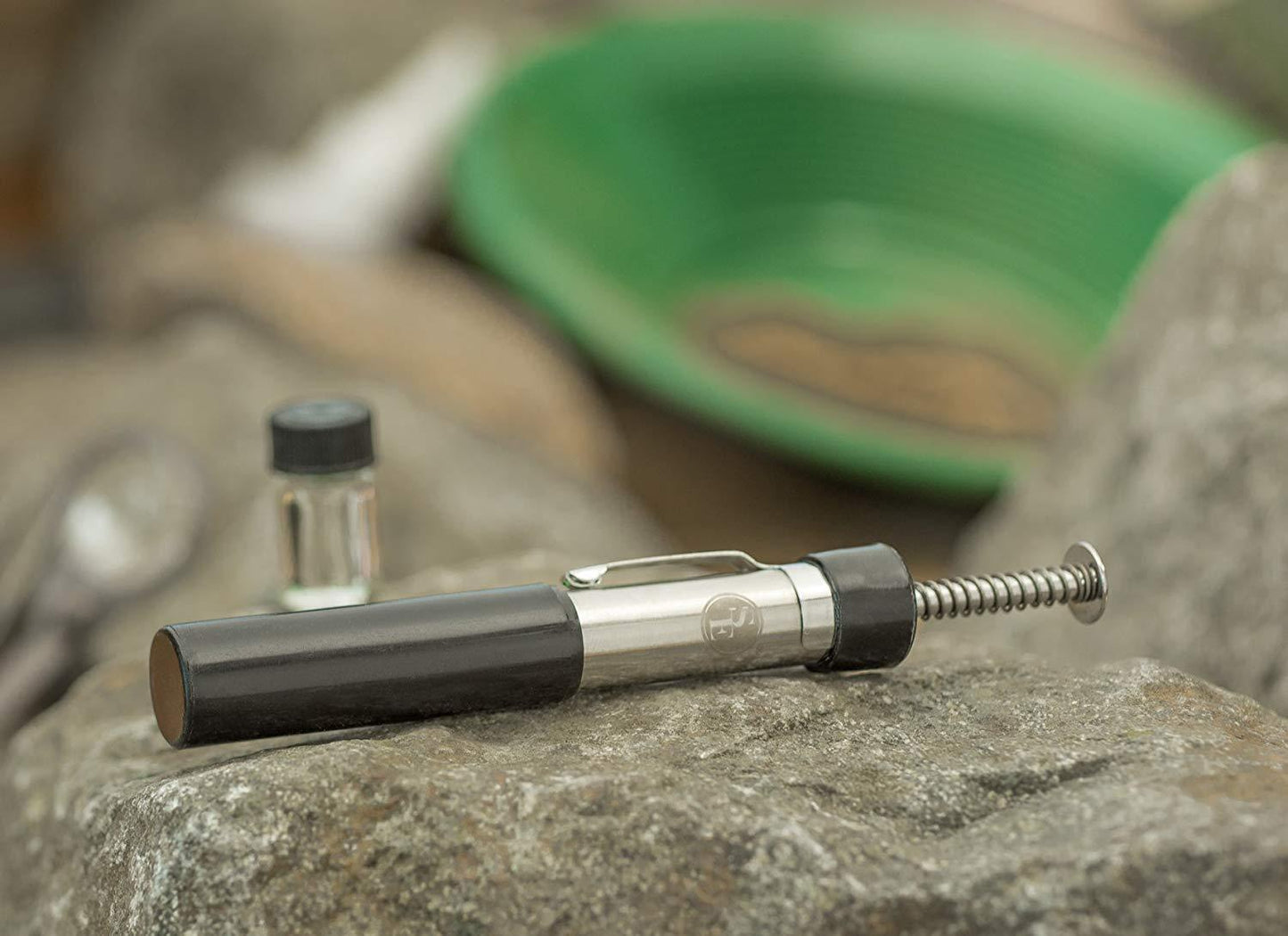 5 Pound Magnetic Black Sand Pocket Separator Pen with Water Resistant, Pocket Clip